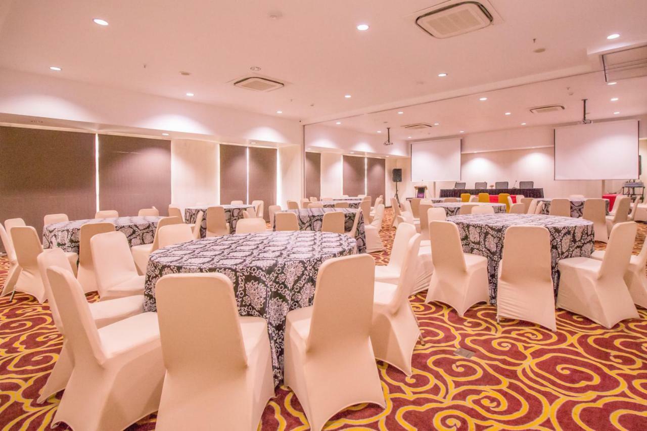 Mercure Pontianak City Center Eksteriør bilde