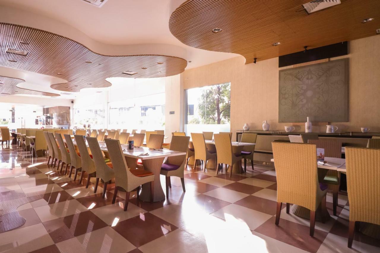 Mercure Pontianak City Center Eksteriør bilde